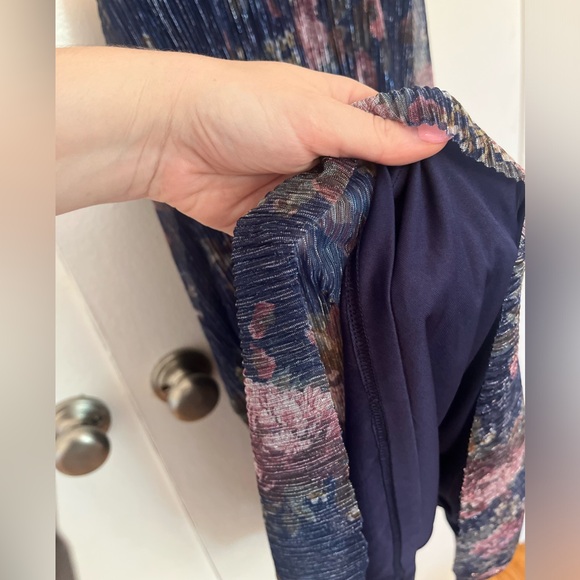 Navy Floral Shimmer Dress—Missing Belt, Size 4 - Picture 5 of 17